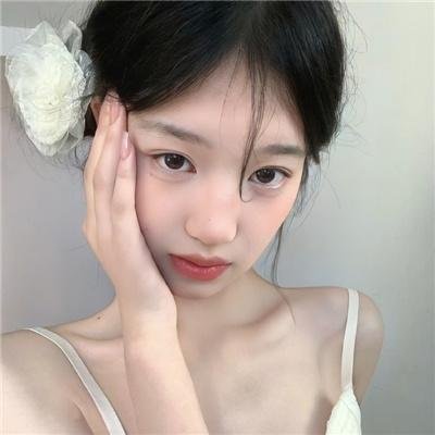黑夜里的眼睛